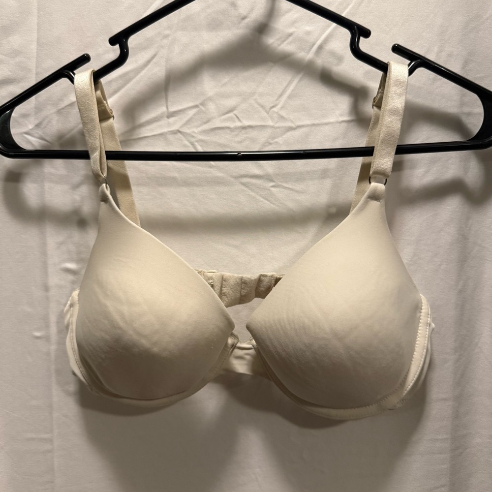 Victoria's Secret Cream Bra